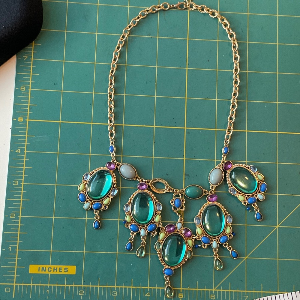 Elegant Gold and Multicolor Statement Necklace